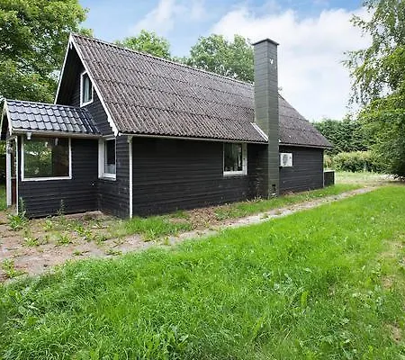 Three-bedroom Holiday In Orsted 10 Semesterbostad Kare