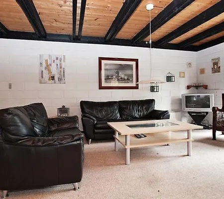 Semesterbostad Three-bedroom Holiday In Orsted 10 Kare