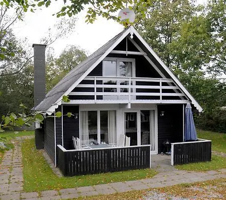 Three-bedroom Holiday In Orsted 10